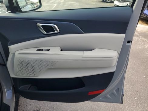 New 2026 Kia Carnival EX FWD image 36