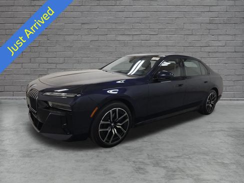 Used 2023 BMW i7 xDrive60 AWD/4WD image 1