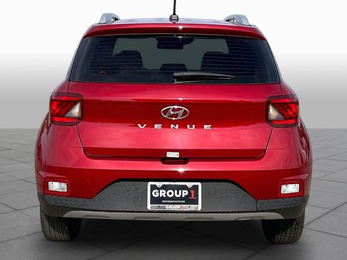 Used 2025 Hyundai Venue SEL FWD image 5