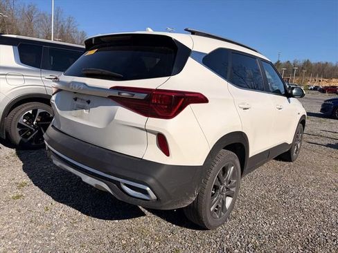 Used 2023 Kia Seltos S image 12