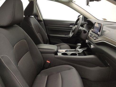 Used 2024 Nissan Altima 2.5 SV image 21