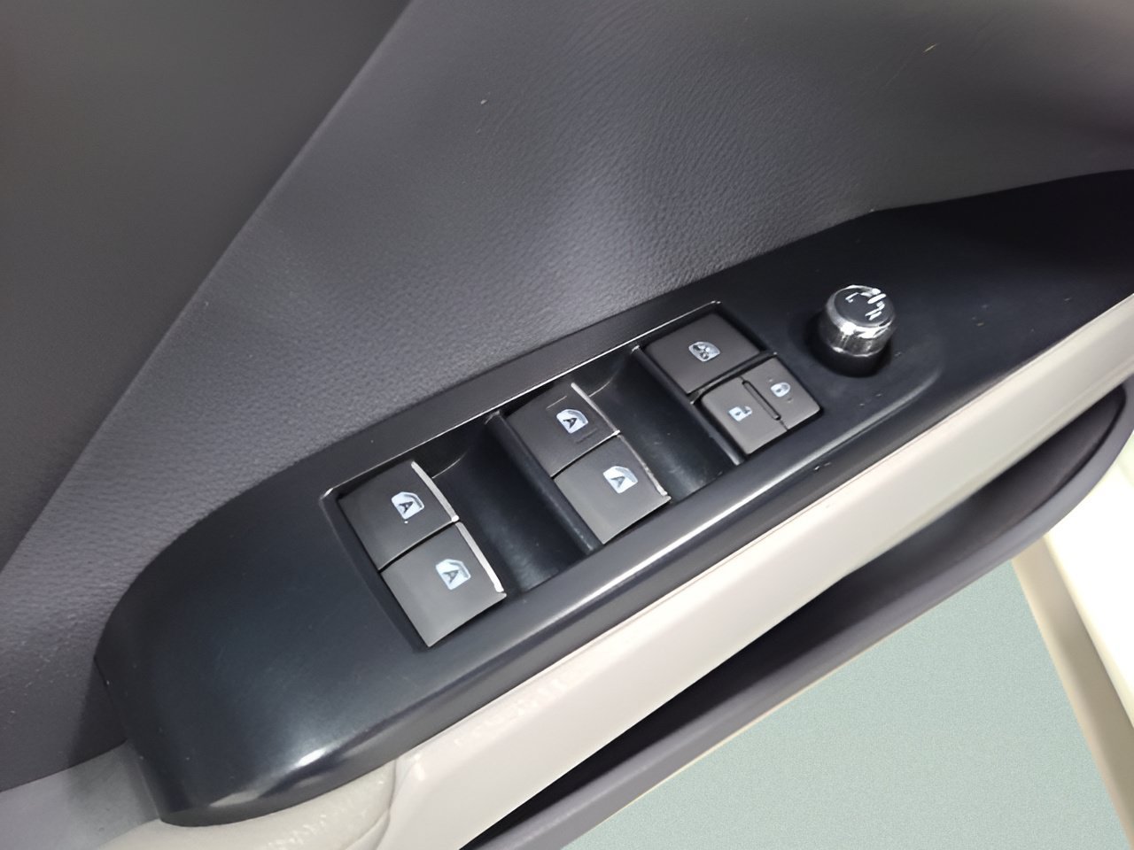 Used 2020 Toyota Camry XLE AWD/4WD image 20