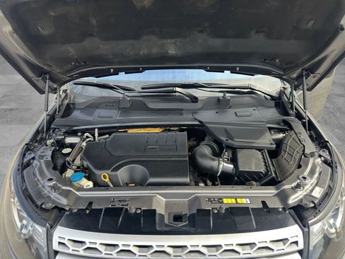 Used 2018 Land Rover Discovery Sport HSE image 9