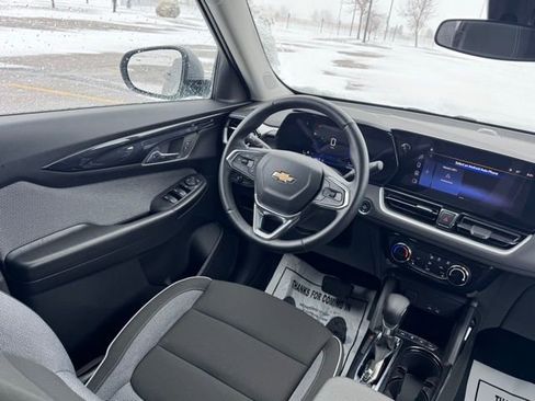 Used 2024 Chevrolet TrailBlazer LT w/ LT Cold Weather Package image 13