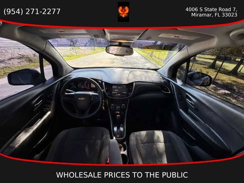 Used 2019 Chevrolet Trax LS image 11