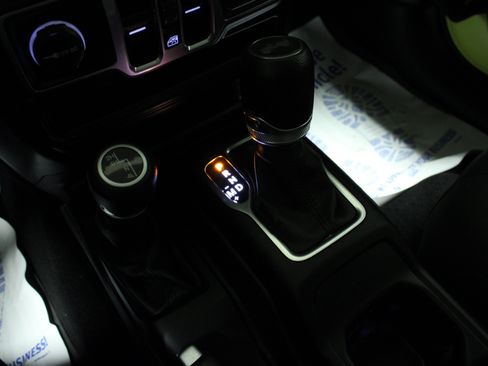 Used 2023 Jeep Wrangler Unlimited Sport AWD/4WD image 23