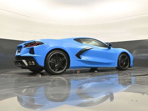 Used 2021 Chevrolet Corvette Stingray Preferred Cpe w/ Engine Appearance Package RWD image 40