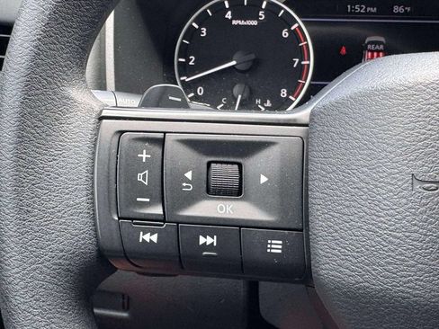 Used 2025 Nissan Rogue S AWD/4WD image 23