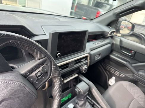 Used 2025 Toyota Tacoma SR image 6