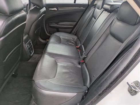 Used 2017 Chrysler 300 C image 20