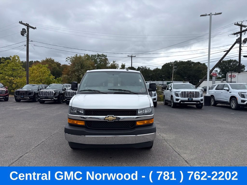 Used 2025 Chevrolet Express 2500 w/ Driver Convenience Package RWD image 8