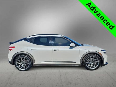 Used 2024 Genesis GV60 Advanced image 9