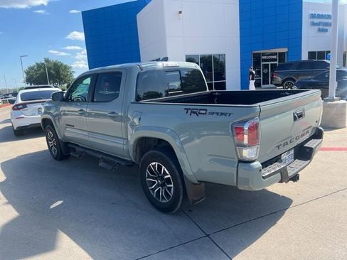 Used 2022 Toyota Tacoma TRD Sport w/ Technology Package RWD image 8
