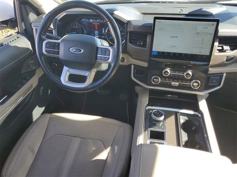 Used 2023 Ford Expedition Max Limited image 12