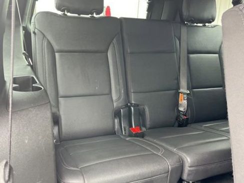 Used 2025 Chevrolet Suburban Z71 image 31