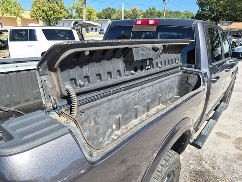 Used 2017 RAM 2500 Big Horn w/ Night Special Edition image 30