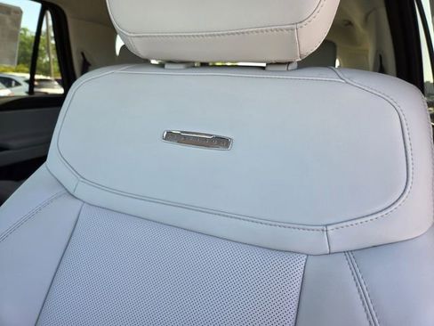 New 2026 Ford Expedition Platinum image 13