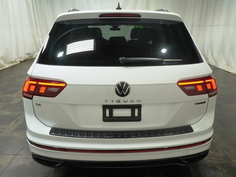 Used 2024 Volkswagen Tiguan SE R-Line AWD/4WD image 4