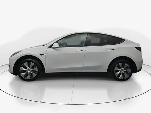 Used 2021 Tesla Model Y Long Range image 6