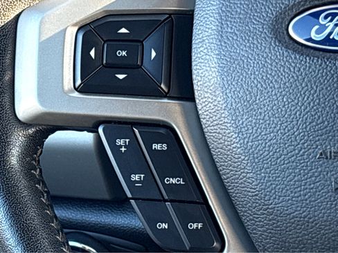 Used 2019 Ford F150 Lariat w/ Trailer Tow Package image 17