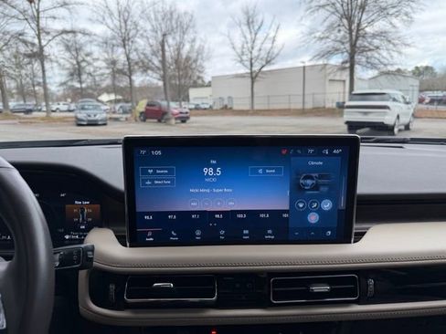 Certified 2022 Lincoln Nautilus Reserve image 10