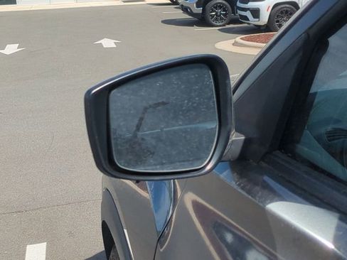 Used 2018 Nissan Kicks SV image 11