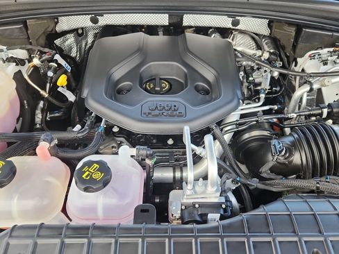 Used 2022 Jeep Grand Cherokee Trailhawk image 17