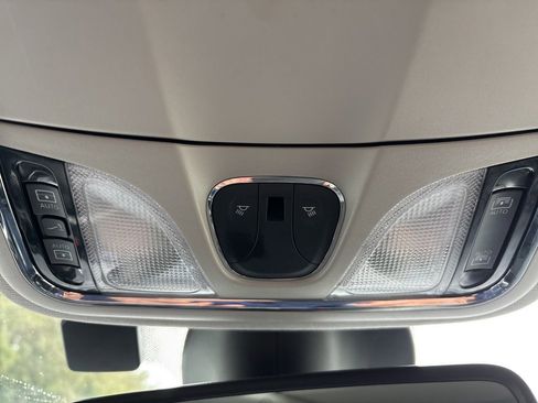 Used 2021 Jeep Cherokee Limited image 22