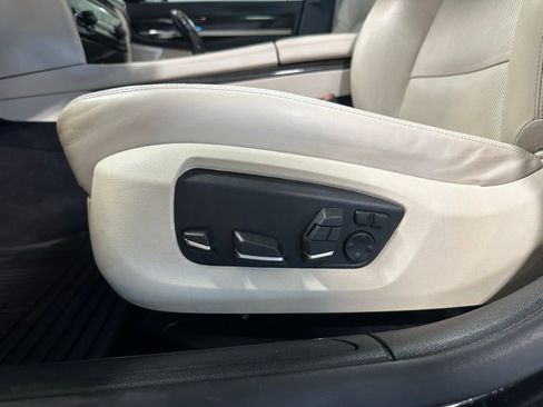 Used 2013 BMW 750i image 14