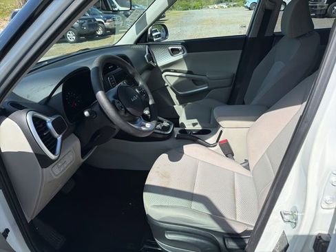 Used 2022 Kia Soul LX w/ Technology Package FWD image 10