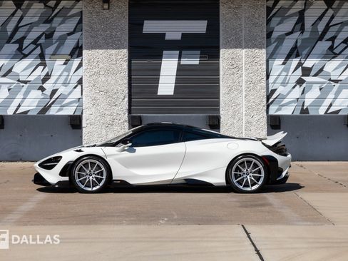 Used 2021 McLaren 765LT image 8