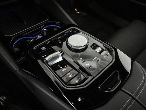 Used 2026 BMW 550e xDrive w/ Premium Package image 12