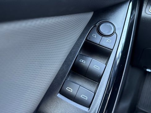 Used 2025 Chevrolet Equinox LT w/ Convenience Package II image 27