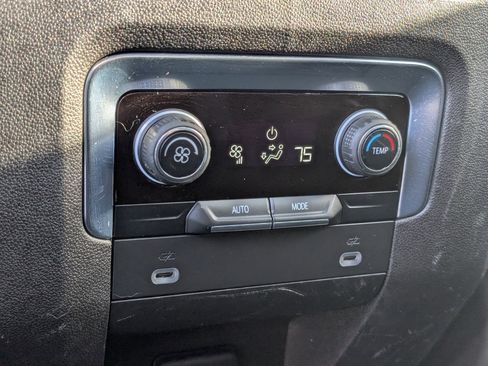 Used 2021 Chevrolet Suburban Z71 image 38