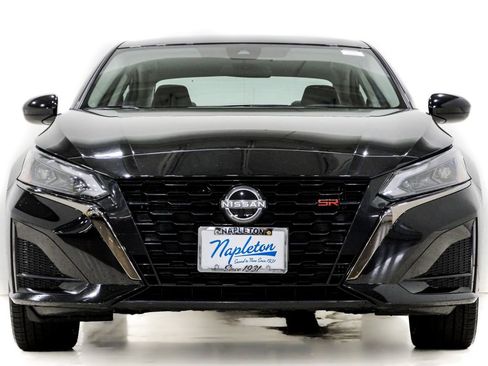 Used 2024 Nissan Altima 2.5 SR FWD image 2