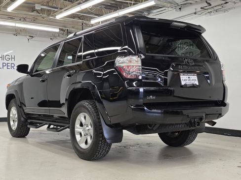 Used 2021 Toyota 4Runner SR5 Premium w/ Moonroof Package AWD/4WD image 12