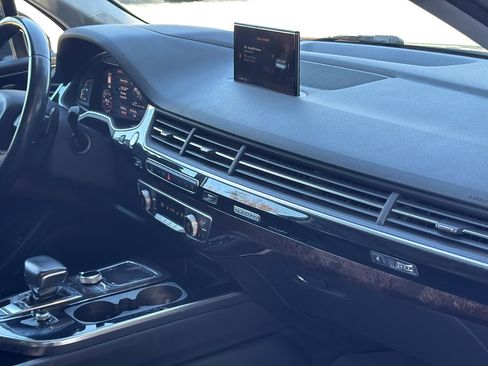 Used 2017 Audi Q7 3.0T Prestige w/ Prestige Package image 30