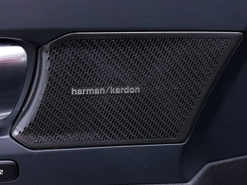 Used 2023 Volvo C40 P8 Recharge Ultimate image 5