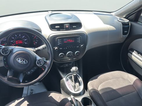 Used 2015 Kia Soul FWD image 14