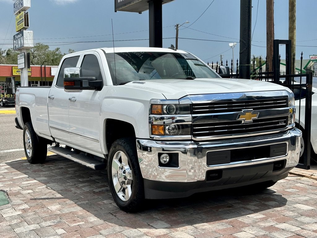 Used 2016 Chevrolet Silverado 2500 LTZ AWD/4WD image 4
