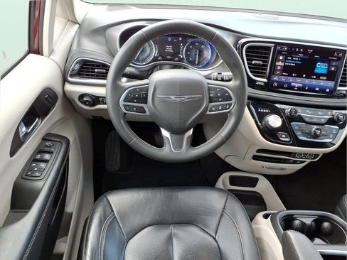 Used 2022 Chrysler Pacifica Touring-L AWD/4WD image 19