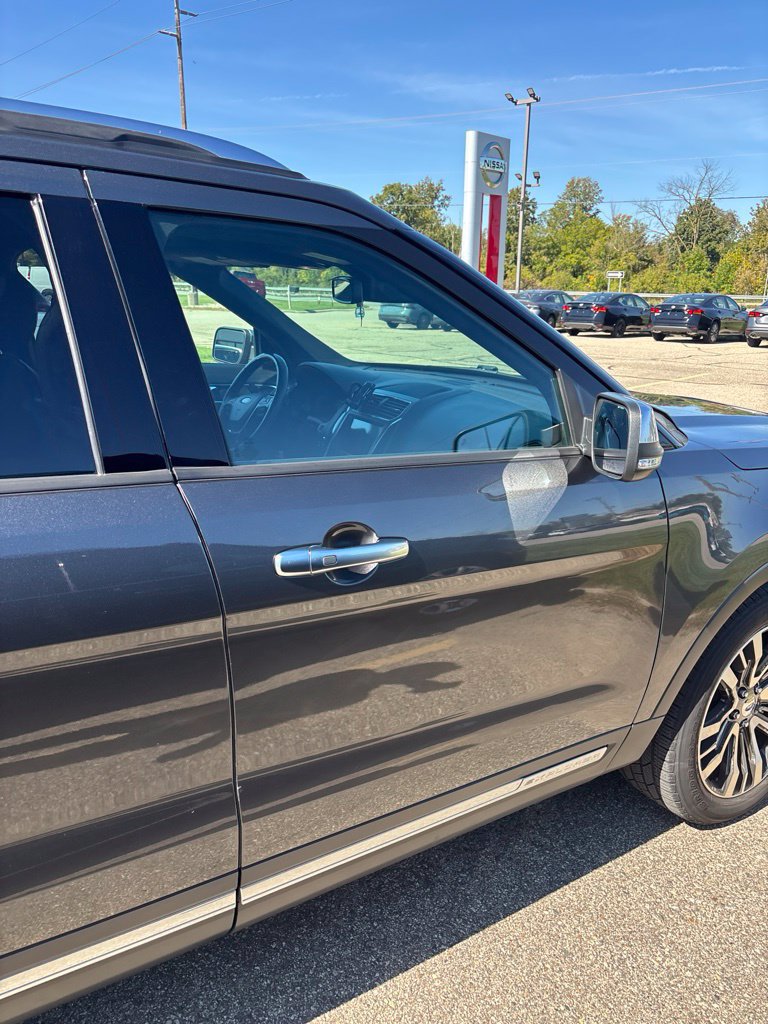 Used 2018 Ford Explorer Platinum AWD/4WD image 10