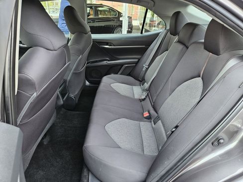 Used 2018 Toyota Camry LE w/ Convenience Package image 4