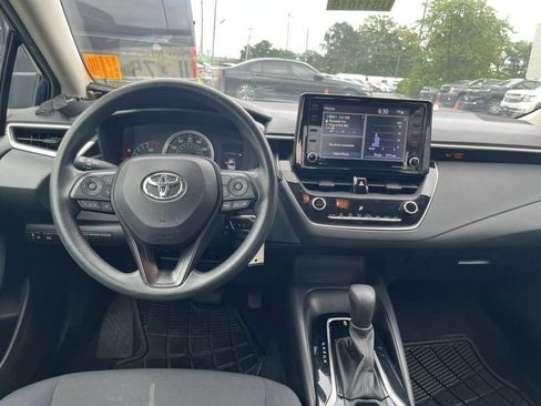 Used 2022 Toyota Corolla LE image 25