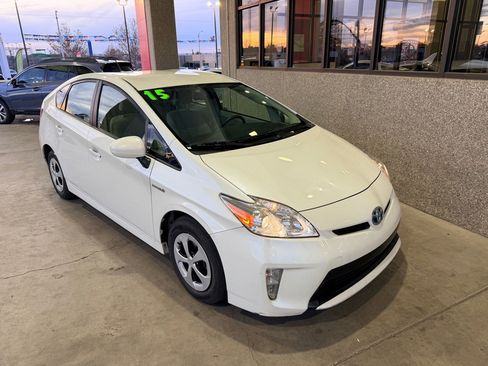 Used 2015 Toyota Prius Three image 4