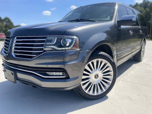 Used 2016 Lincoln Navigator L Select AWD/4WD image 3