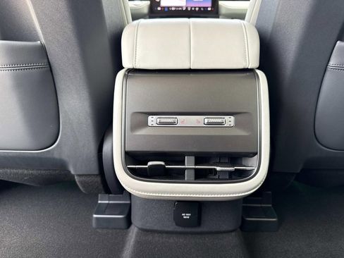 New 2026 Lincoln Nautilus Reserve w/ Jet Appearance Package AWD/4WD image 16