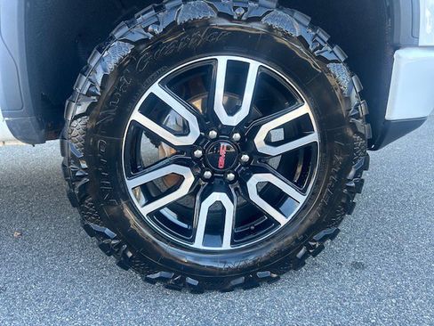 Used 2021 GMC Sierra 1500 AT4 w/ AT4 Premium Package image 9