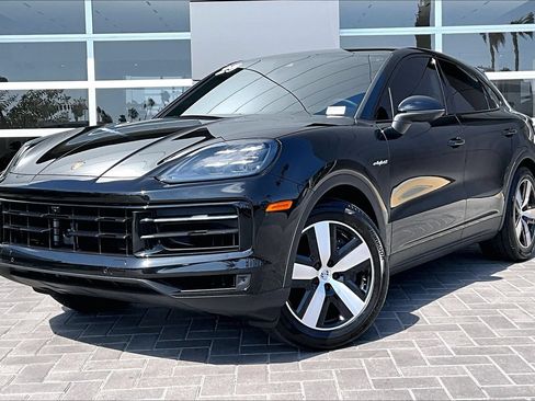 Used 2025 Porsche Cayenne E-Hybrid Coupe AWD/4WD image 1