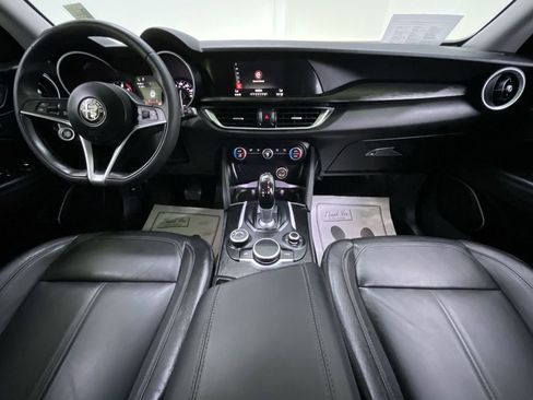 Used 2018 Alfa Romeo Stelvio AWD image 18